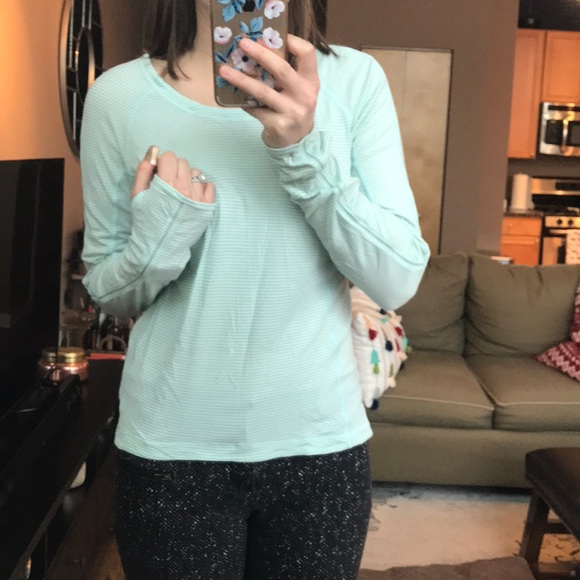 Lululemon long sleeve warm up - Picture 1 of 3